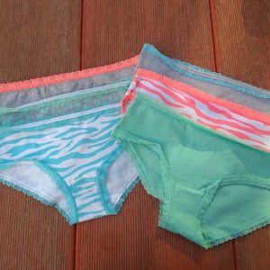 6 pairs of girls size M Hipster panties with lace